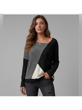 Color Block Asymmetrical Neck Tee